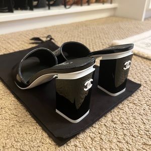 New CHANEL 2022 Rare Patent leather heels sz 38